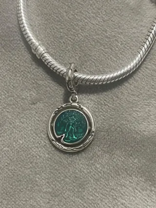 Charm mundo reves Stranger Things