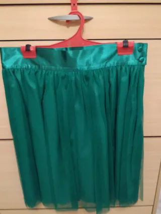 Conjunto Falda Tul Verde y Blusa Negra