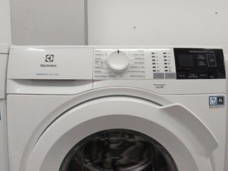 Lavadora Electrolux PerfectCare 600 8kg
