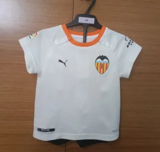 Equipación Valencia C.F. Infantil. Talla 2 años.