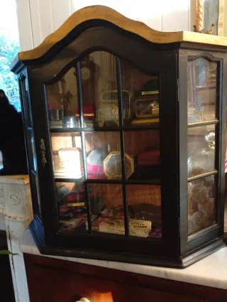 Vetrinetta vintage nero e oro