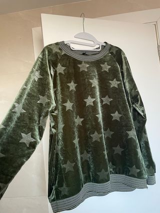 Sudadera terciopelo verde estrellas
