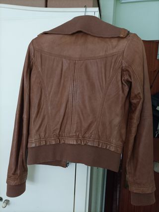Cazadora de piel