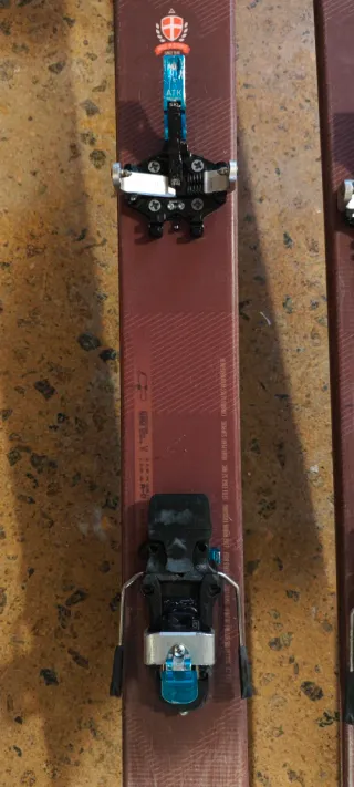 Esquís de travesía Skitrab Stelvio 85 + fijaciones