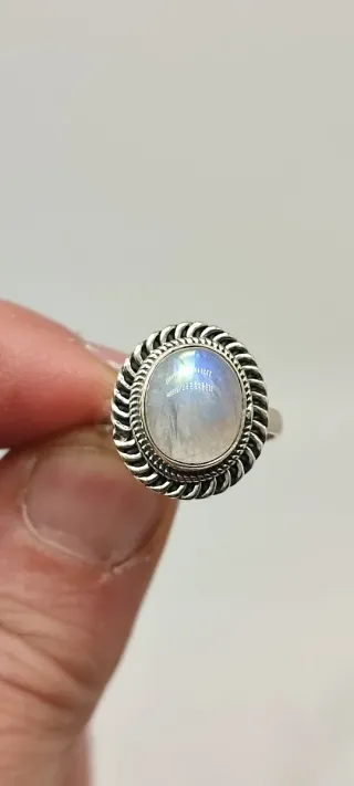 Anillo de Plata y Piedra Luna.