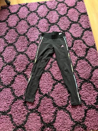 Mallas Adidas Negras con Detalles Multicolor