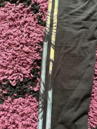 Mallas Adidas Negras con Detalles Multicolor