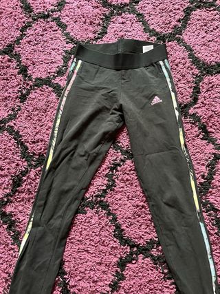 Mallas Adidas Negras con Detalles Multicolor
