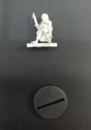 Frodo LOTR MESBG miniatura GW metallo non dipinta