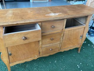 Cómoda clásica madera para restaurar