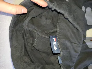 Mallas Fila negras con logo multicolor