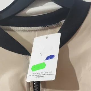 ‼️ NO NEGOCIABLE ‼️  Chaqueta con etiqueta