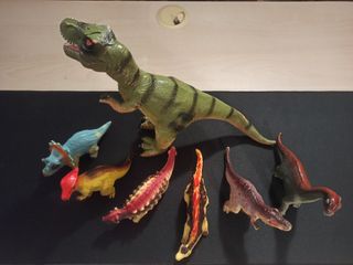 Lote de 7 dinosaurios de juguete