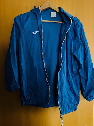 Chubasquero Joma niño azul con forro, talla 2XS.