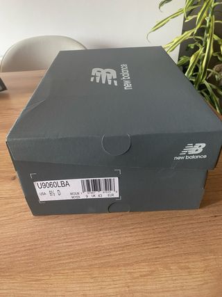 New Balance 9060 Beige/Gris