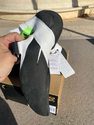 Pies de gato Adidas Five Ten Hiangle