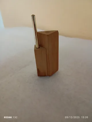 Oggetto da scrivania con disegno ragazza