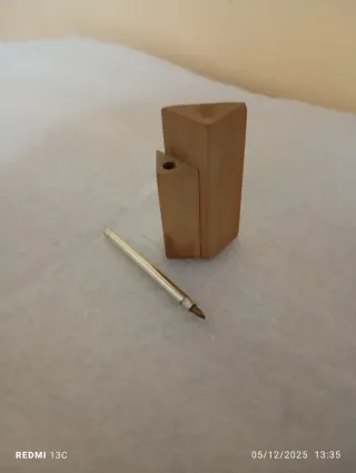 Oggetto da scrivania con disegno ragazza