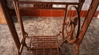 Máquina de coser Sigma antigua