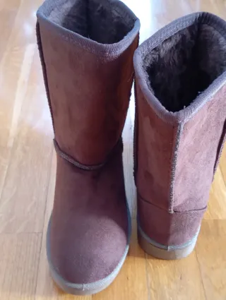 Botas marrones de pelo nuevas