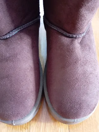 Botas marrones de pelo nuevas