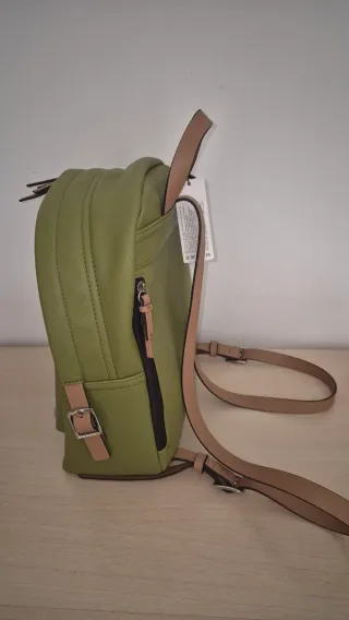 Mochila verde estilo casual