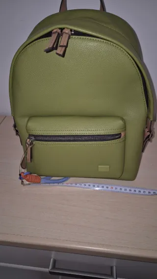 Mochila verde estilo casual