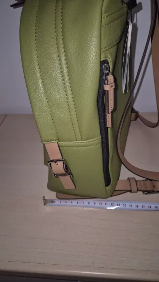 Mochila verde estilo casual