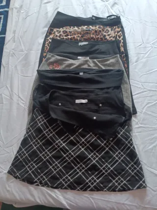 Lote de 5 Faldas Cortas. 3 euros cada una.