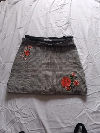 Lote de 5 Faldas Cortas. 3 euros cada una.