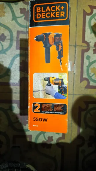 Taladro Black & Decker 550W y atornilladora Makita