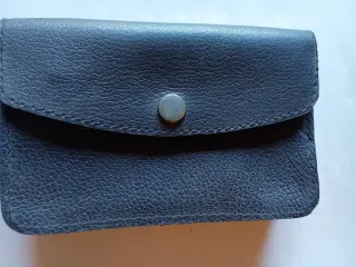 Monedero de piel negro