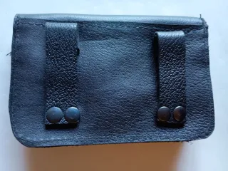 Monedero de piel negro