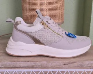 Zapatillas J.Hayber Beige y Doradas Mujer