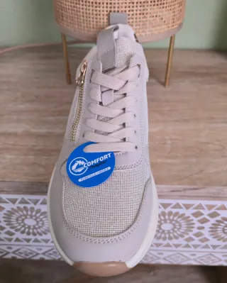 Zapatillas J.Hayber Beige y Doradas Mujer