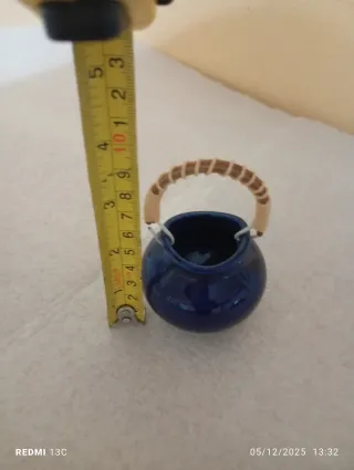 Piccolo vaso in porcellana decorato