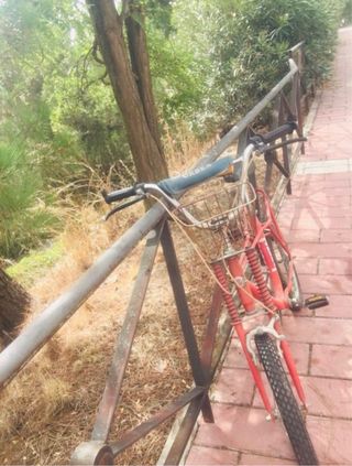 Bicicleta roja Orbea