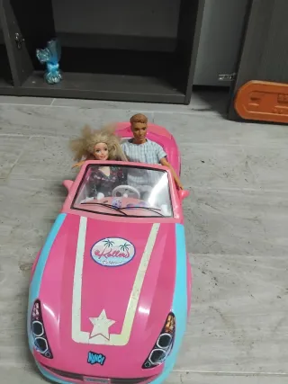 Coche deportivo rosa para muñecas