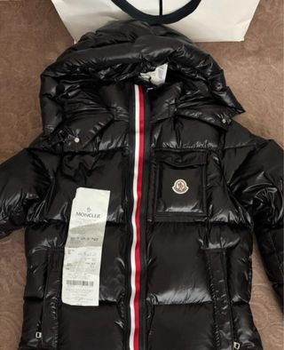 Abrigo Moncler Negro Brillante