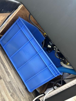 Spa Capilar con cúpula de vapor color negro.