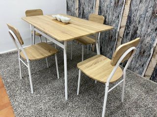 Mesa comedor y 4 sillas roble