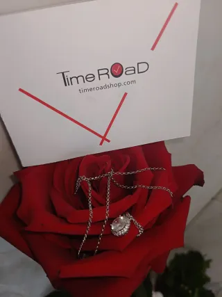 Collar TimeRoad con colgante de circonita