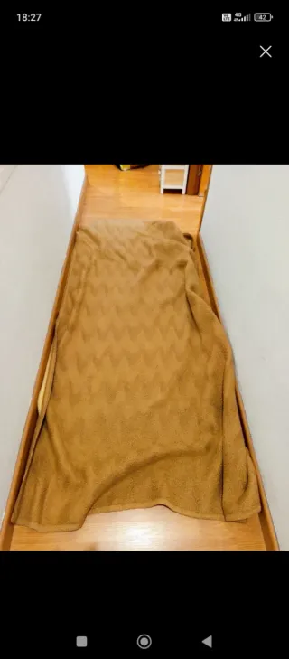 Manta de forro polar marrón