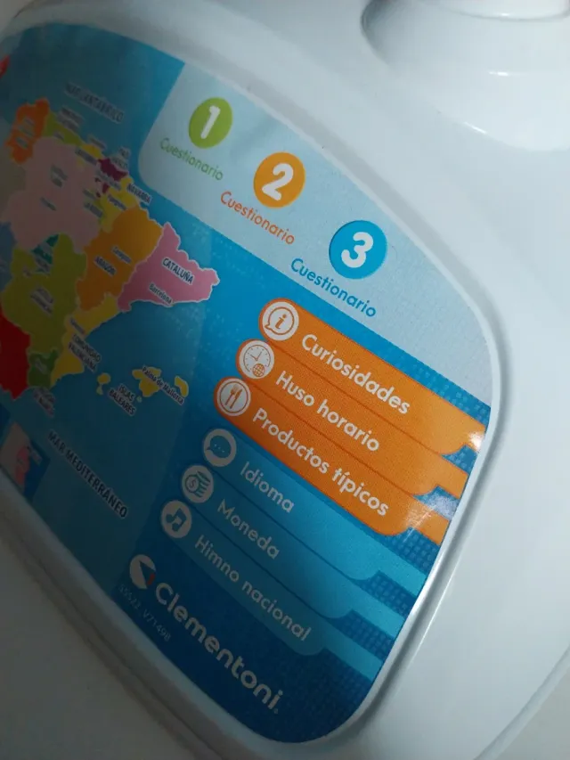 Globo electrónico Clementoni interactivo