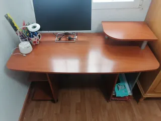 Escritorio de madera marrón (130x67x80)