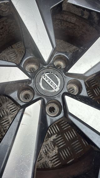 Llantas Nissan 18”