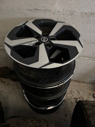 Llantas Nissan 18”