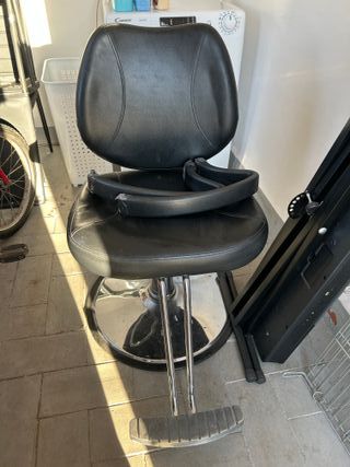 Silla de peluquería negra