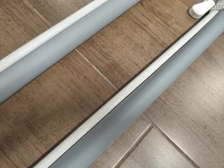 Tende a rullo grigi opachi