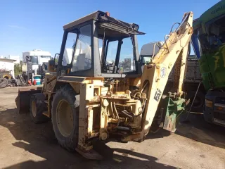 Retroexcavadora FAI 262 pinza para cortar madera